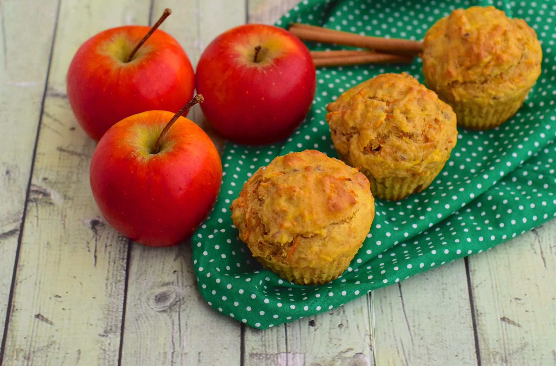 Tiger Nut Flour Recipe: Apple Tiger Nuts Muffins